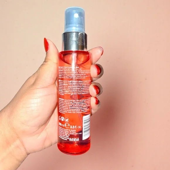 Dragon's Blood Hyaluronic Drink Facial Mist - Picture 2 of 4